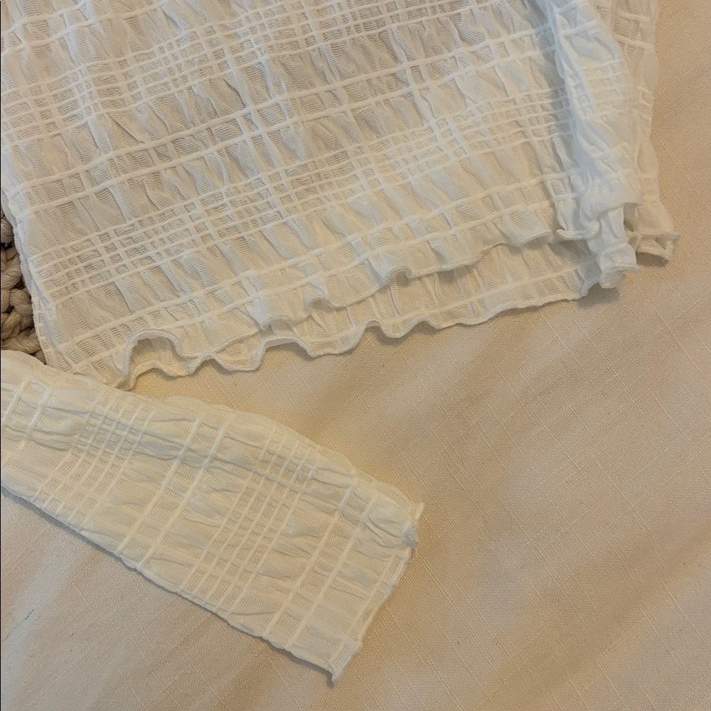 NWOT Elodie Textured White Blouse - Picture 4 of 4